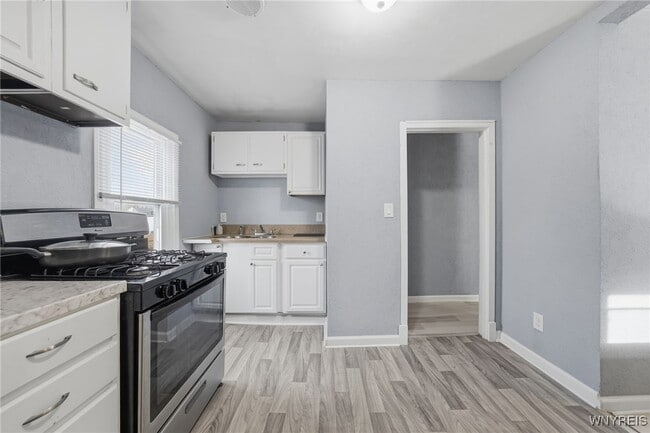 Building Photo - 214 58th St