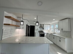 Building Photo - 114 Orange Ave