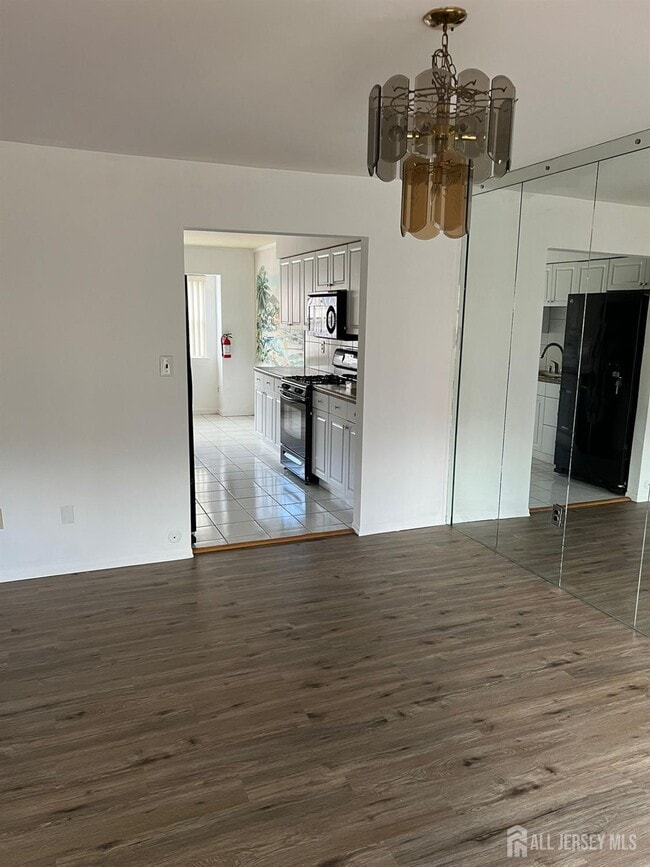 Building Photo - 304 Merrywood Dr