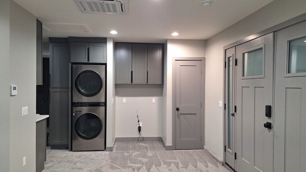 Building Photo - 6216 Paseo Canyon Dr