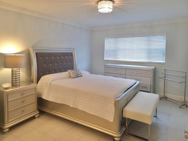 Building Photo - 110 Shore Ct