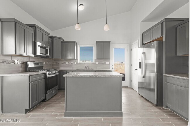 Building Photo - 1041 Summer Lake St