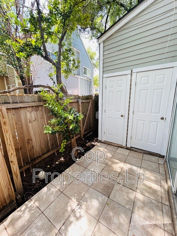 Building Photo - 1804 Gary’s Park