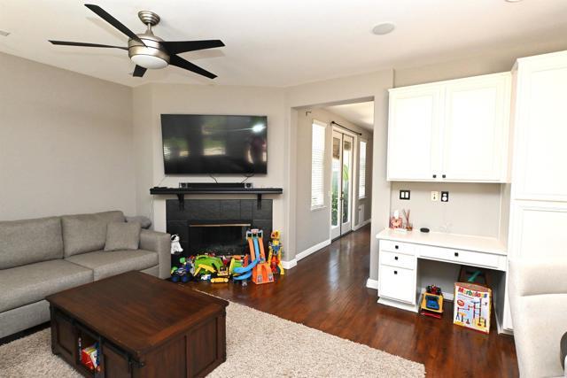 Building Photo - 930 Prism Dr