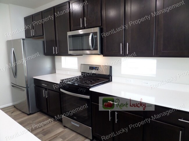 Building Photo - Fantastic 3-Bedroom + Den + Bonus Room Home with A/C in Milton!