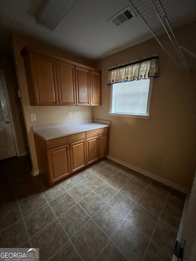 Building Photo - 160 Crystal Ridge Cir