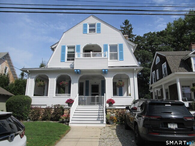 Building Photo - 10 Elliott Ave
