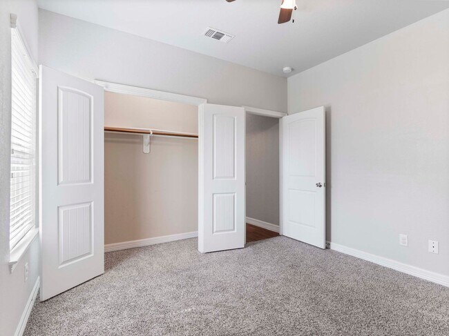 Building Photo - 244 Mossy Meadow Dr