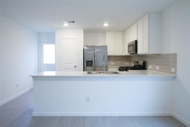 Building Photo - 1551 Sunset Ridge Dr