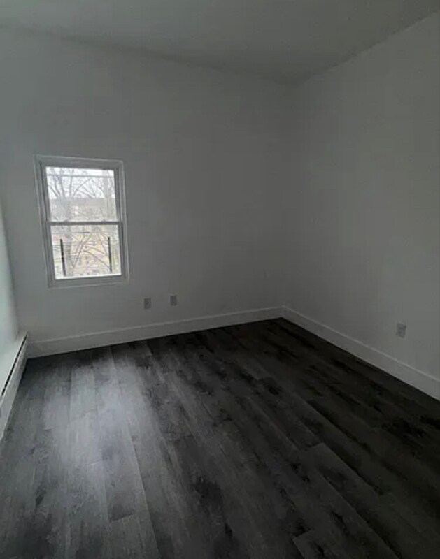 Building Photo - 25 Riverview Pl