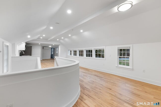 Building Photo - 523 Danbury Rd