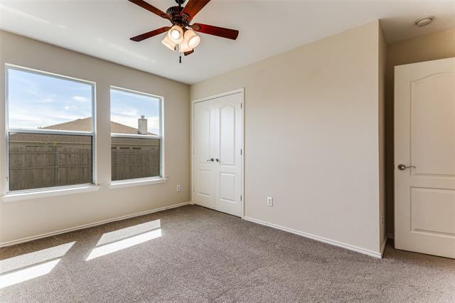 Building Photo - 725 Redwing Dr