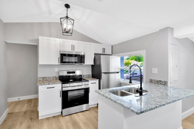 Building Photo - 1515 Sadlon Ave