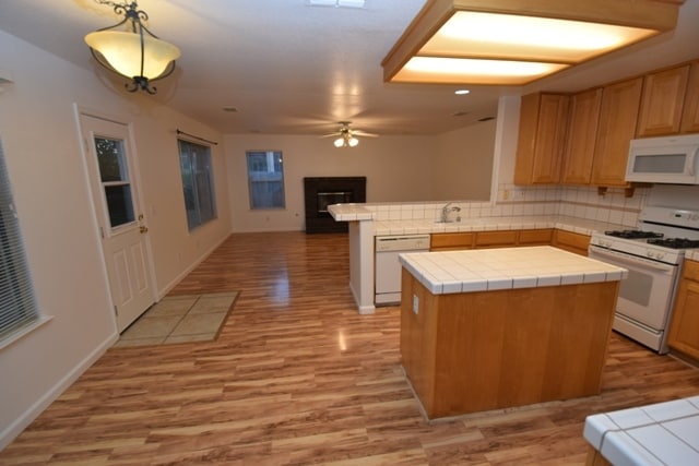 Building Photo - 699 Sands Way
