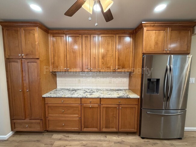 Building Photo - 1900 Selwyn Dr