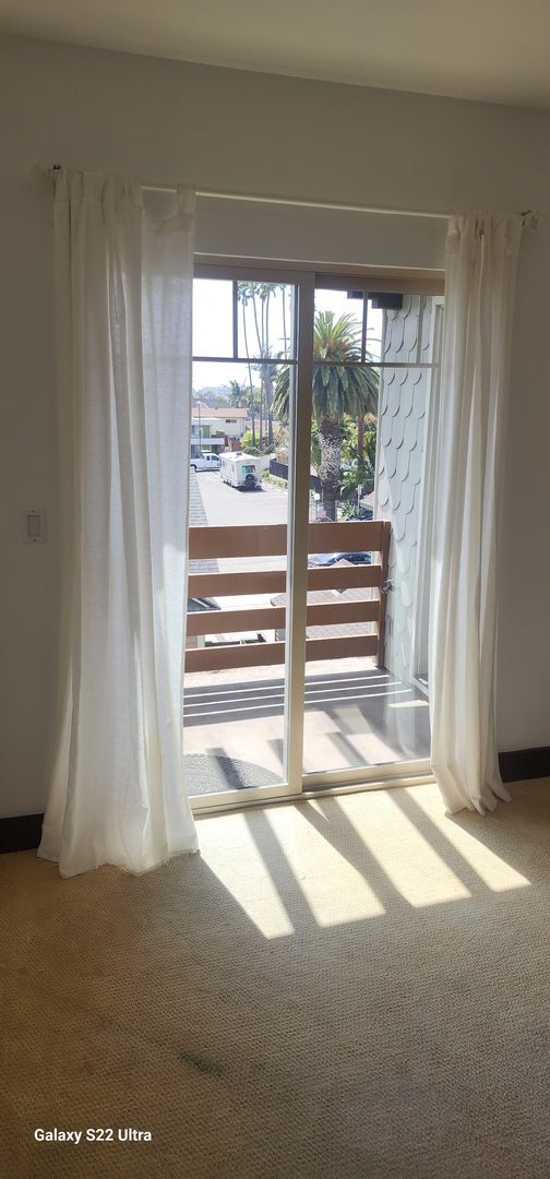 Building Photo - Spacious and freshly updated 2 bedroom, 2 ...