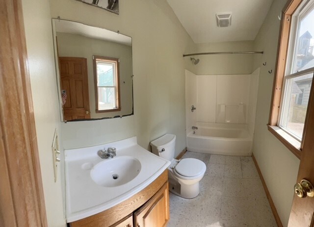 1st floor bath - 9 Booth St