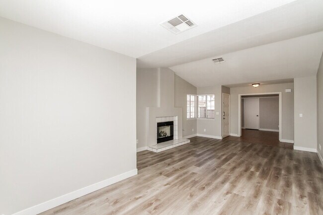Building Photo - 2365 Beaver Bay Ct