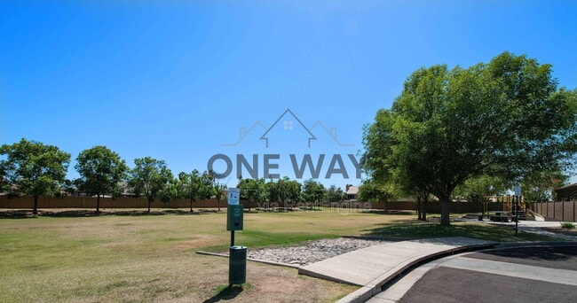 Building Photo - 4432 E Ford Ave