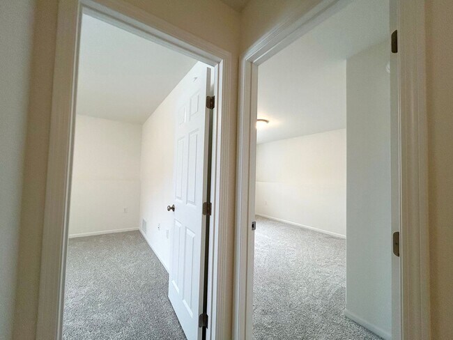 Building Photo - Spacious & Stylish 4-Bed Home with Modern Finishes and Attached 2-Stall Garage