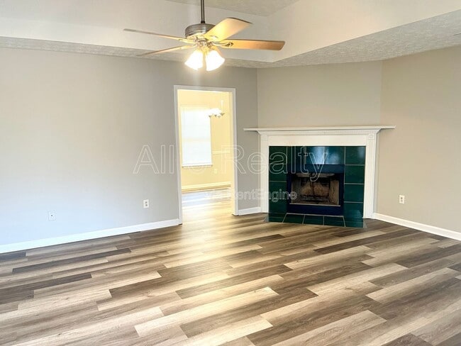 Building Photo - 460 Mountainview Dr