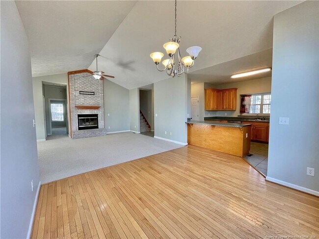 Building Photo - 11 Richmond Park Dr