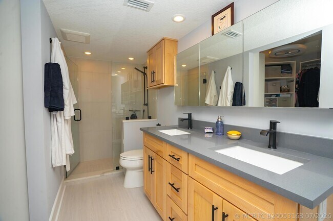 Building Photo - 9500 S Ocean Dr