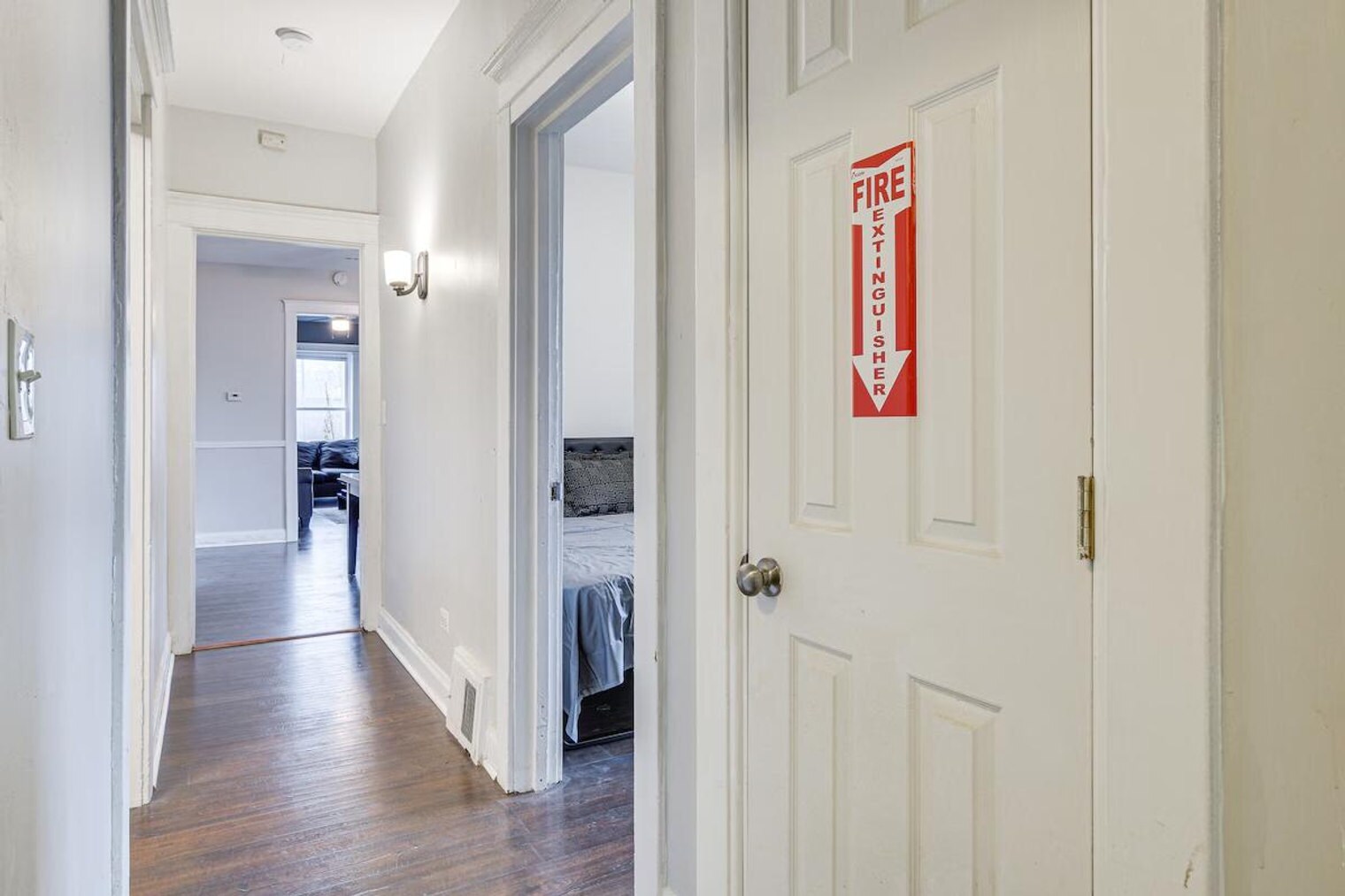 Building Photo - 7442 S Ingleside Ave