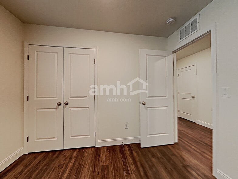 Building Photo - 330 Timber Kate Pl