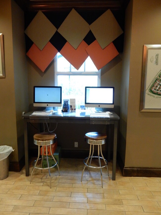 Building Photo - 990 Millbrae Ct