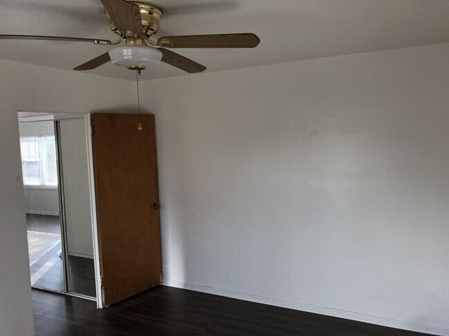 Building Photo - 1 bedroom in Chicago IL 60626
