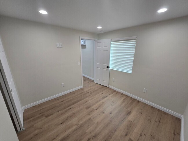 Building Photo - 13938 Ragus St