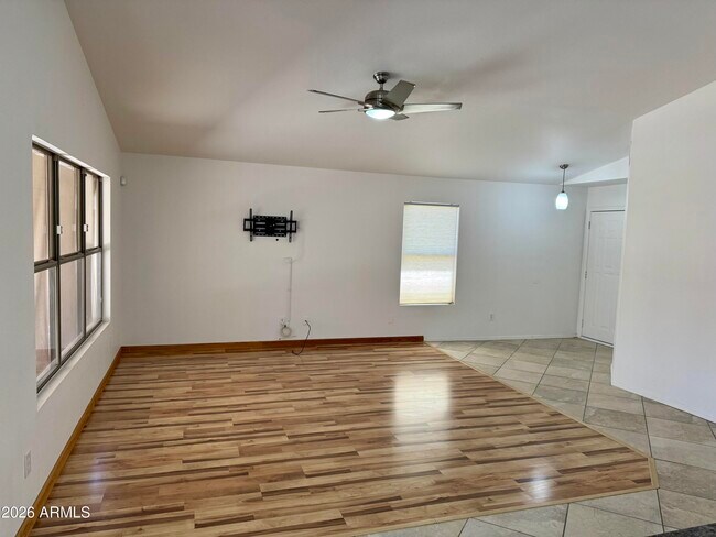Building Photo - 6510 W Behrend Dr