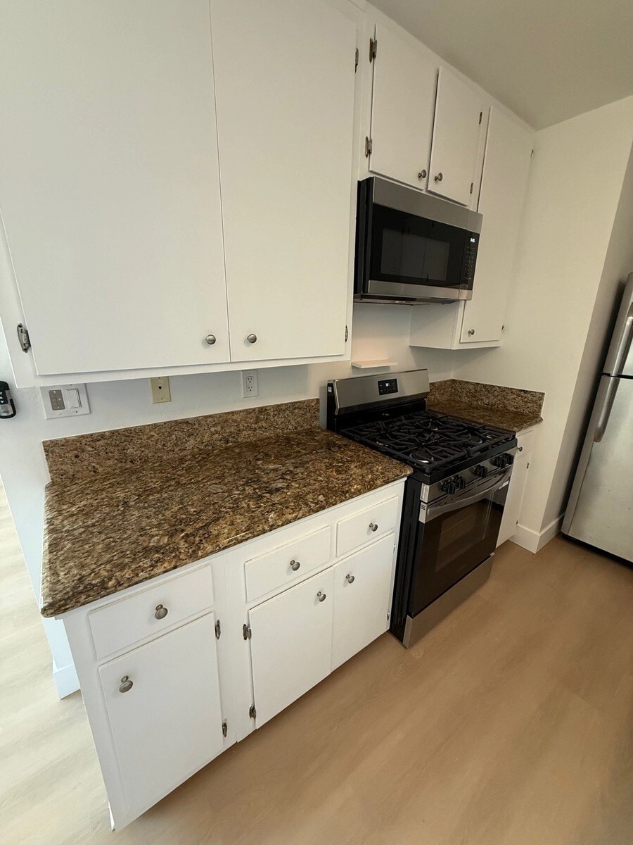 Building Photo - 3806 Pacific Ave