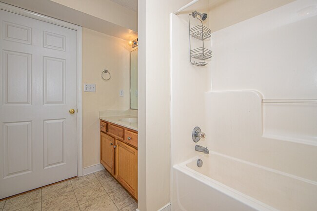 Building Photo - 1517 Woodland Ct