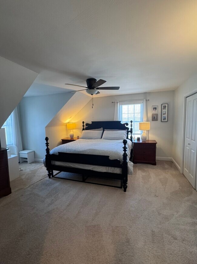 Building Photo - 25 Thornton Ave