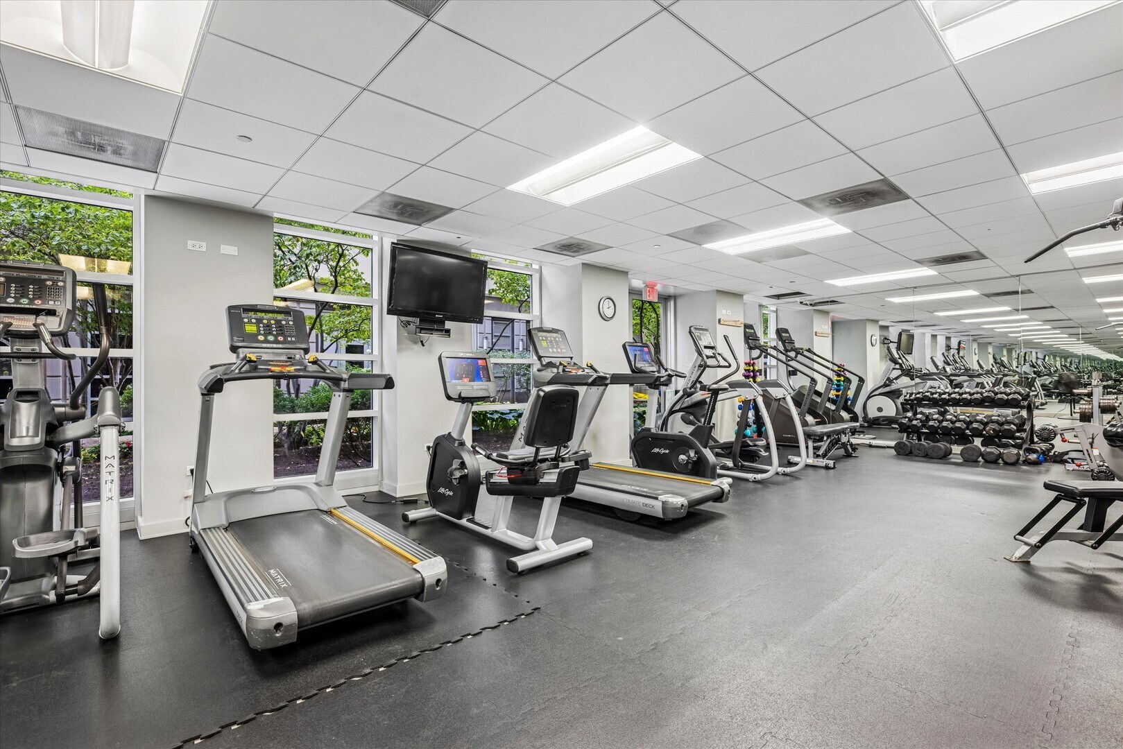 Building Photo - 720 N Larrabee St