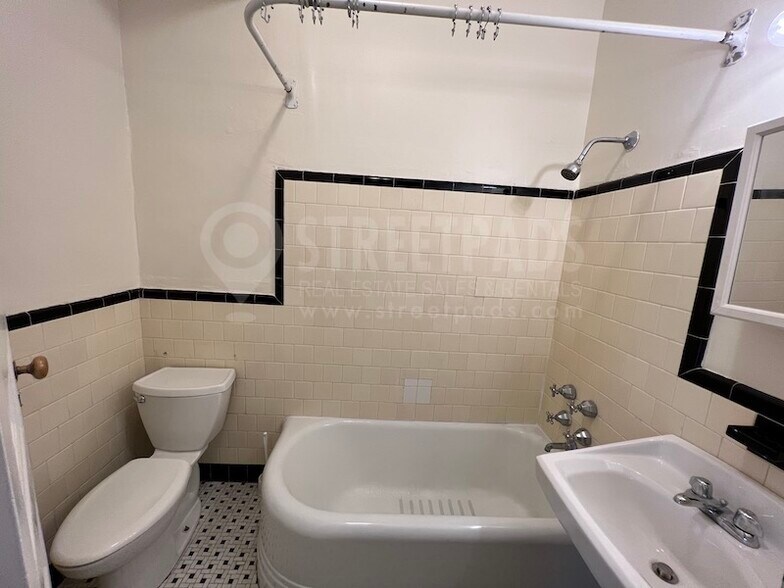 Building Photo - 2 Ware St