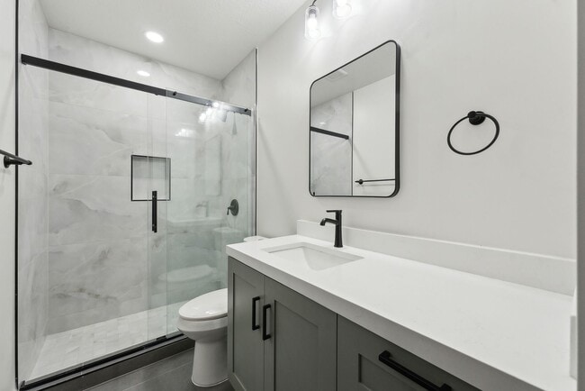Building Photo - Stunning Single Family Home In Beautiful N...