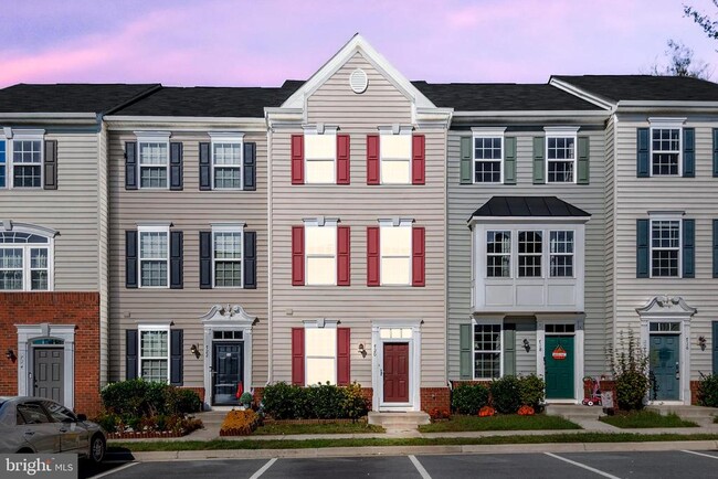 Building Photo - 720 River Crest Way