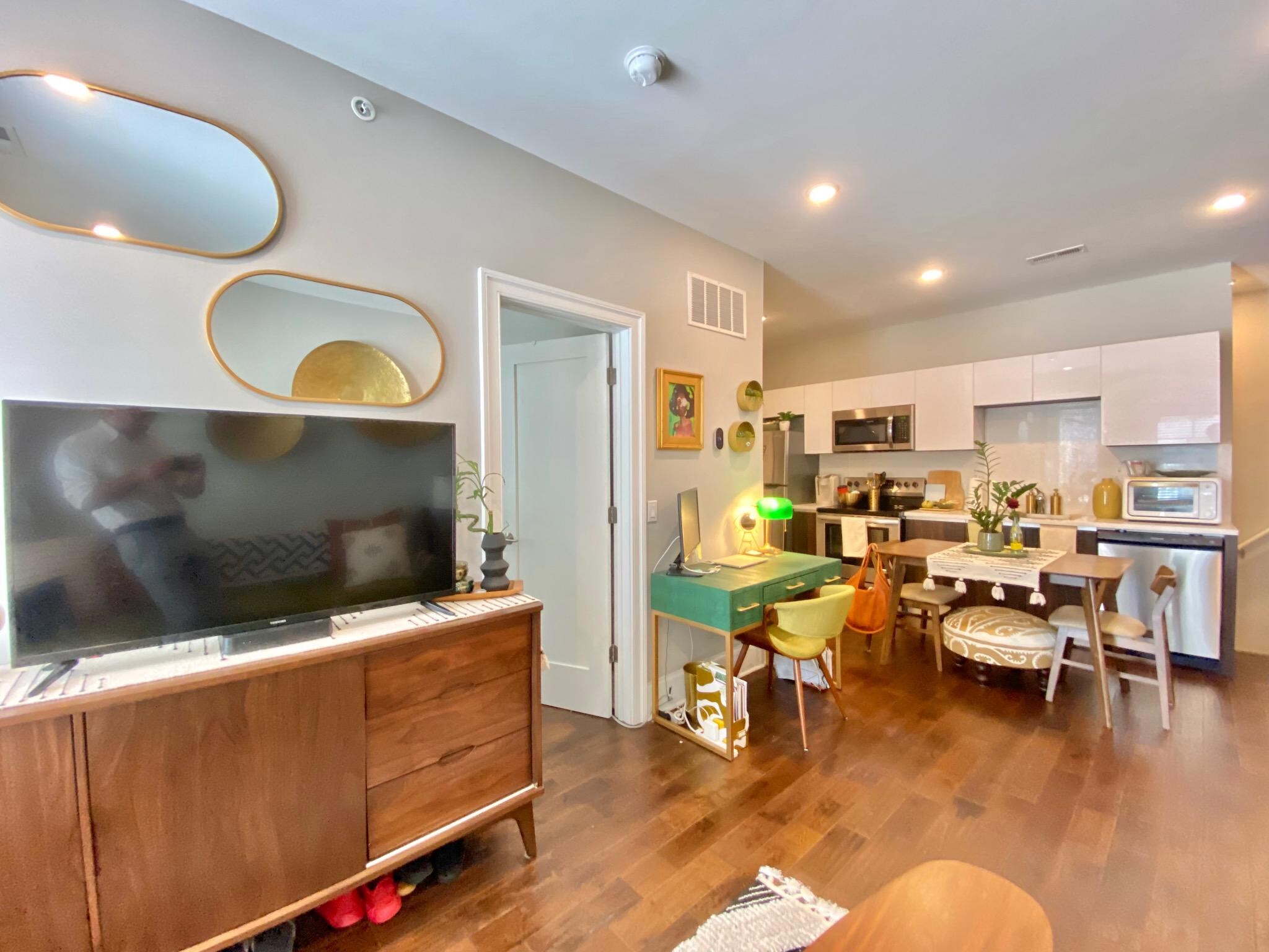 Building Photo - 2010 Walnut St