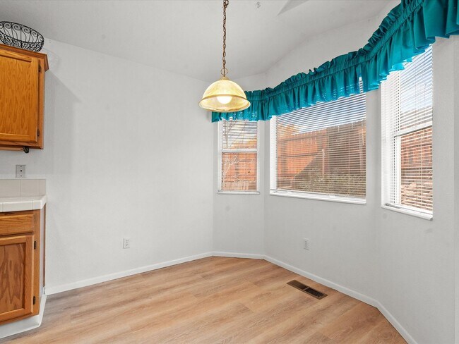 Building Photo - 6165 Greenbrook Dr