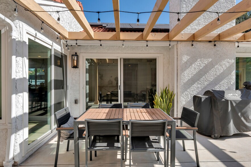 Building Photo - 15290 Bambi Ct