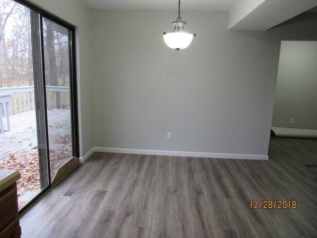 Building Photo - 3 bedroom home in Lake Ozark