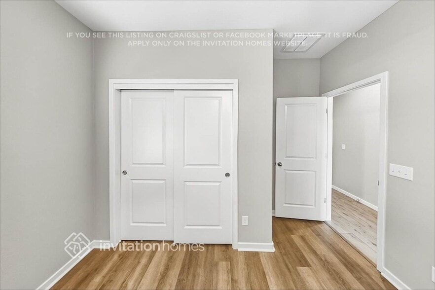Building Photo - 5541 E Santa Clara Dr
