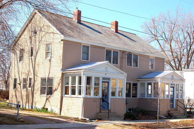 69 Wright Ave 2 story Duplex with driveway - 69 Wright Ave