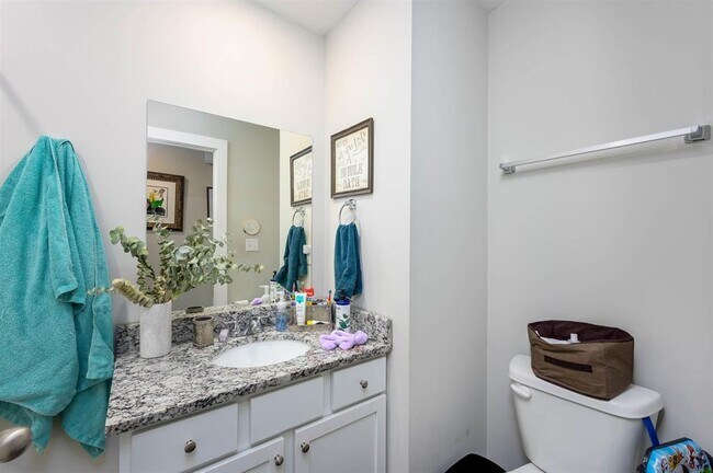 Building Photo - 1827 E 69th Ct N