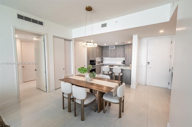 Building Photo - 17550 Collins Ave