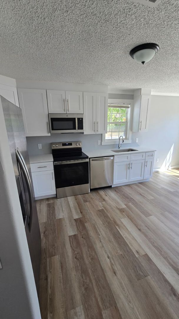 Building Photo - Updated South St. Petersburg Home – Comfortable Living in a Convenient Location! 4bed|2bath