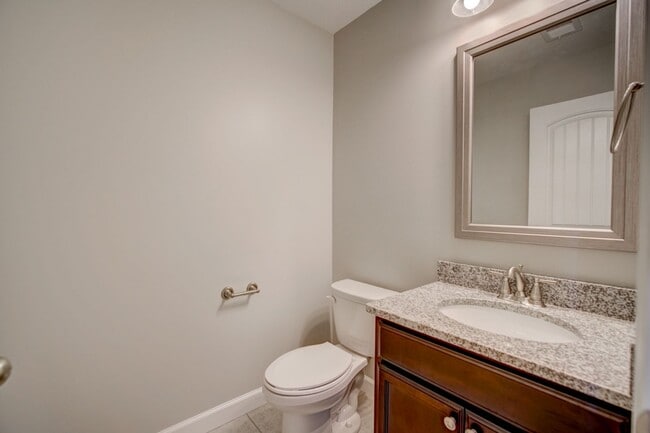 Building Photo - 732 Shelburne Ln